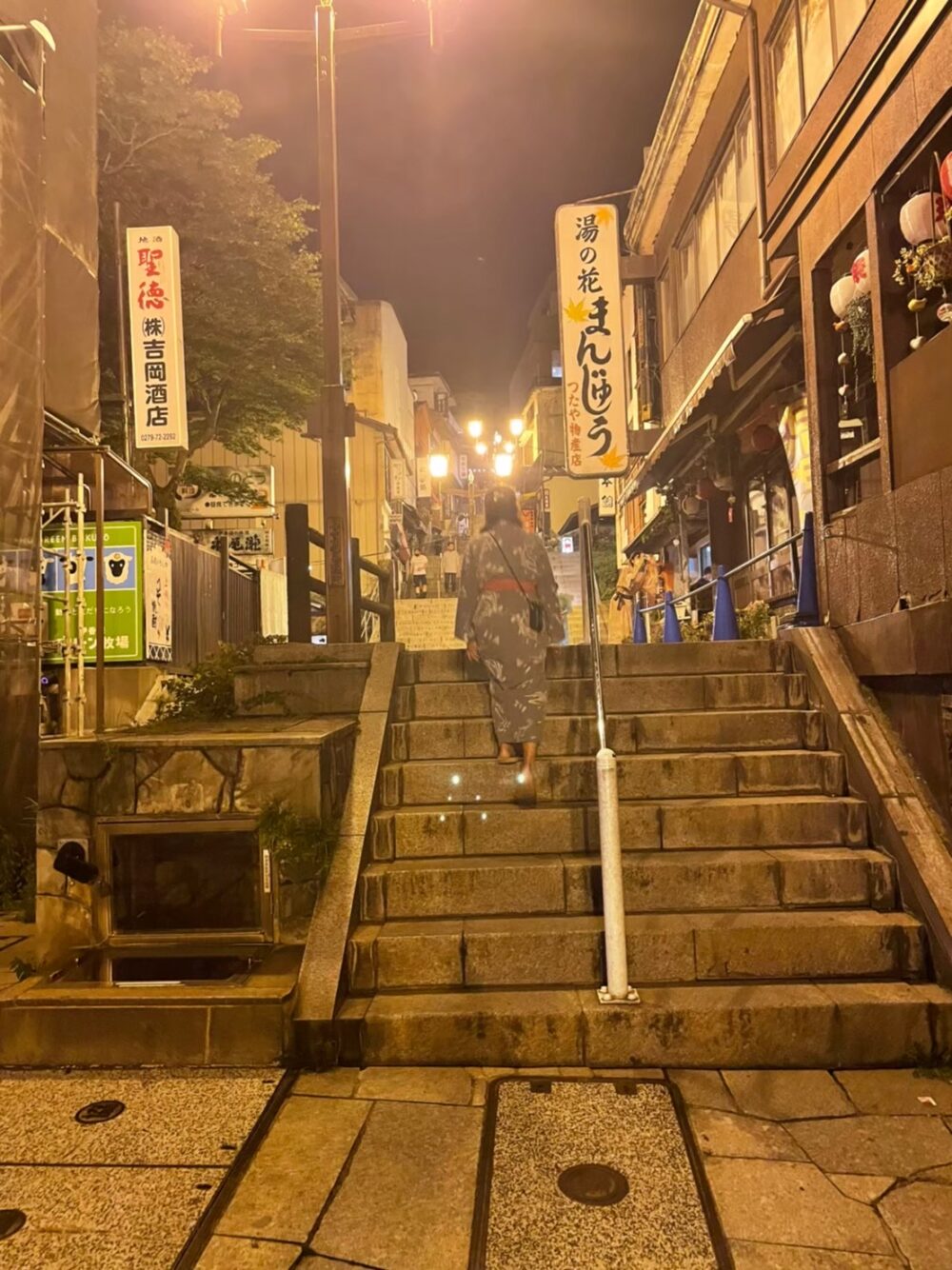 夜の石階段